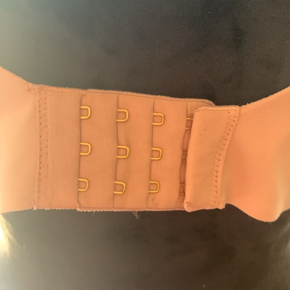 VICTORIA’S SECRET 38D nude push-up bra. LIKE NEW! - Picture 4 of 8